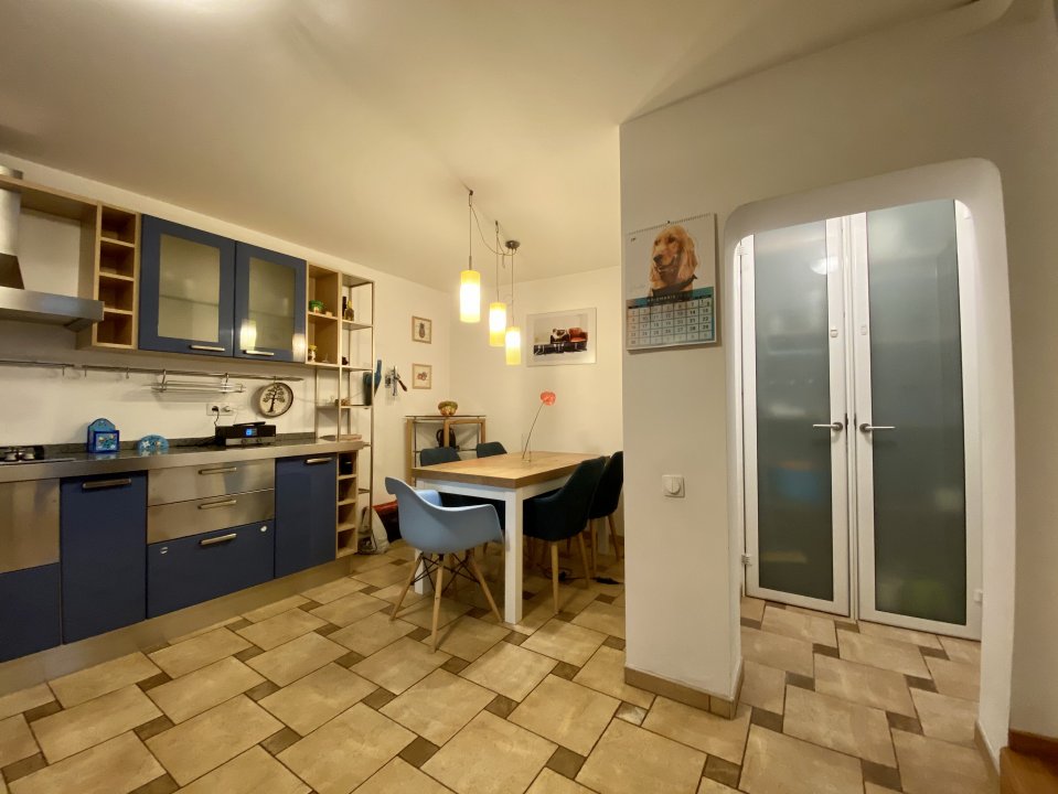 Locuinta calda si primitoare, Titulescu - Banu Manta! 