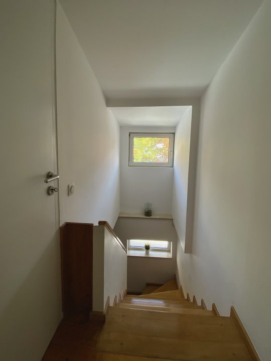 Locuinta calda si primitoare, Titulescu - Banu Manta! 