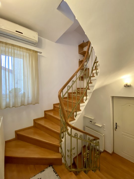 Locuinta calda si primitoare, Titulescu - Banu Manta! 