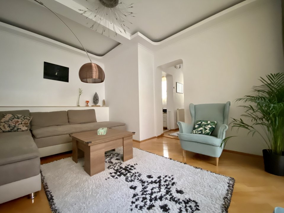 Locuinta calda si primitoare, Titulescu - Banu Manta! 