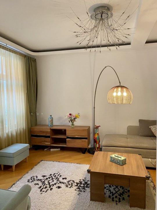 Locuinta calda si primitoare, Titulescu - Banu Manta! 