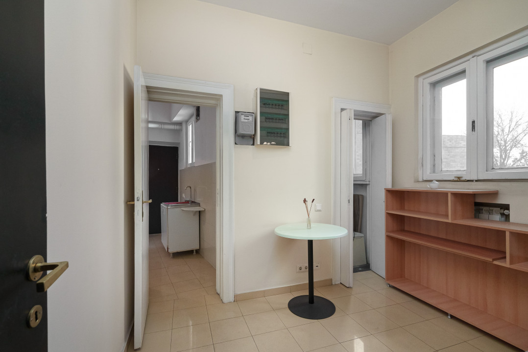 Apartament 4 camere  bd Carol I