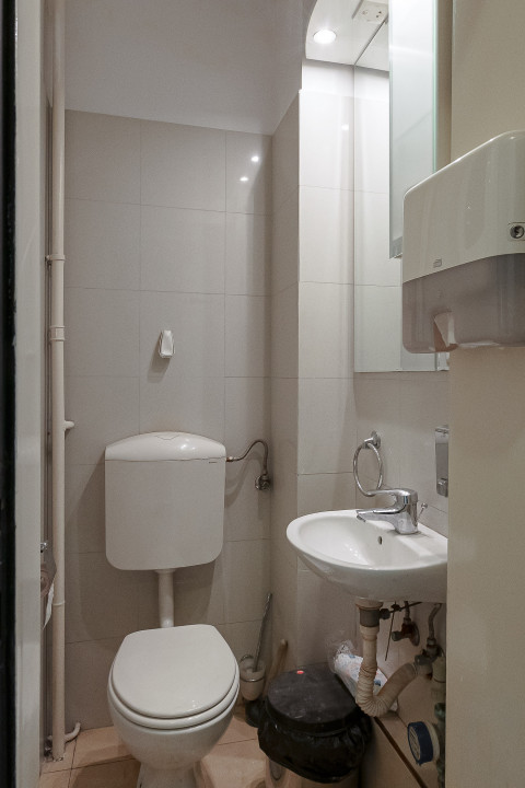 Apartament 4 camere  bd Carol I