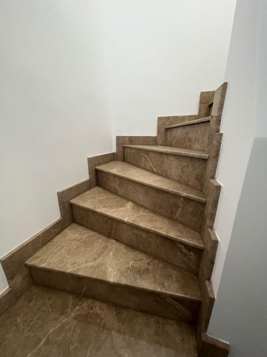 SUPER OCAZIE SE VIND 3 APRTAMENTE DE LUX IN VILA ZONA PARC CAROL COSBUC