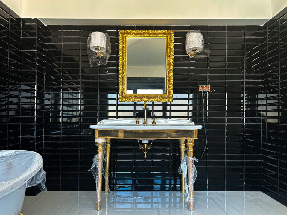 SUPER OCAZIE SE VIND 3 APRTAMENTE DE LUX IN VILA ZONA PARC CAROL COSBUC