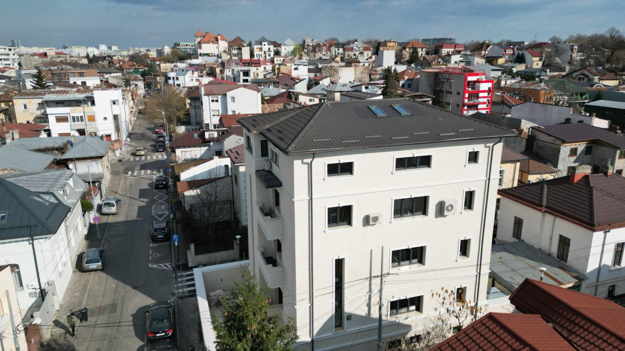 SUPER OCAZIE SE VIND 3 APRTAMENTE DE LUX IN VILA ZONA PARC CAROL COSBUC