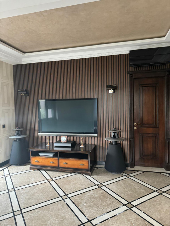 SUPER OCAZIE SE VIND 3 APRTAMENTE DE LUX IN VILA ZONA PARC CAROL COSBUC