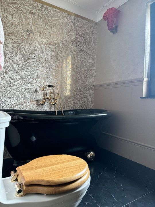 SUPER OCAZIE SE VIND 3 APRTAMENTE DE LUX IN VILA ZONA PARC CAROL COSBUC